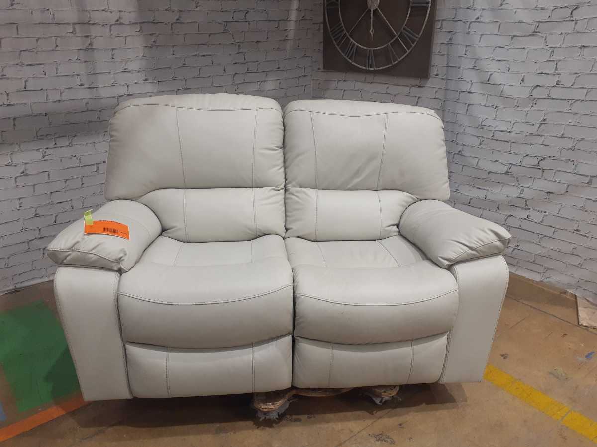 Leesworth Reclining Loveseat - Gallery Image 5